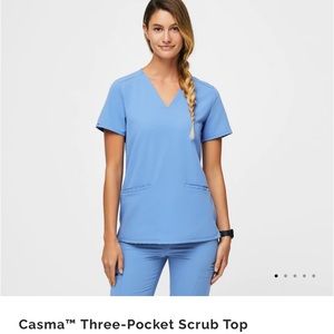 Figs Casma™ Three-Pocket Scrub Top Ceil Blue XL